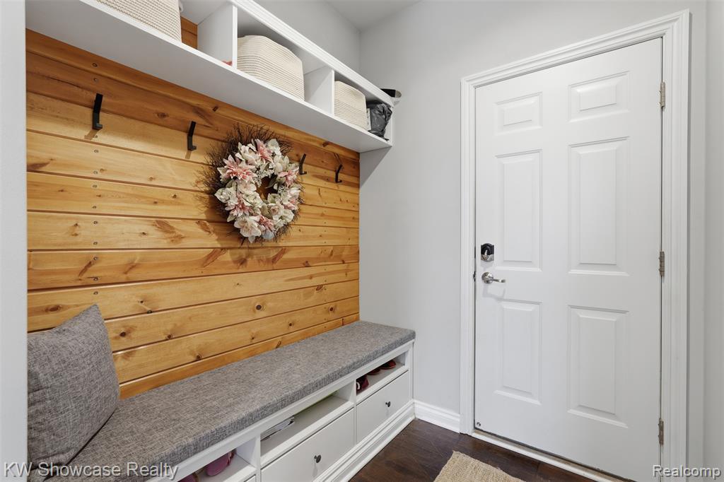 30253 MACINTOSH Lane, New Hudson, MI 48165 — Photo 23