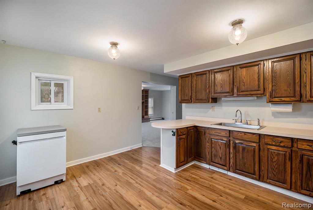242 BROADWAY, Davisburg, MI 48350 — Photo 11