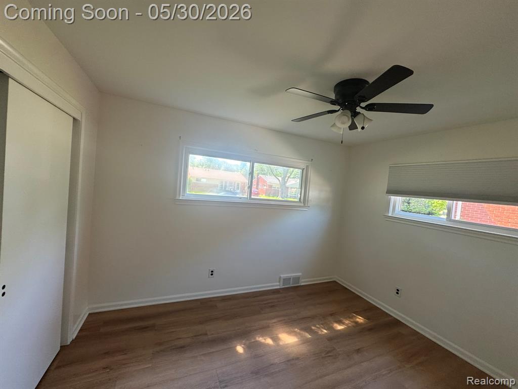 8300 LOCHDALE Street, Dearborn Heights, MI 48127 — Photo 8