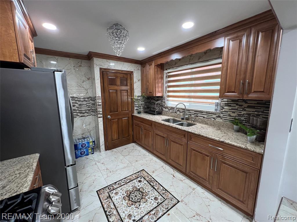6410 Orchard Avenue, Dearborn, MI 48126 — Photo 11