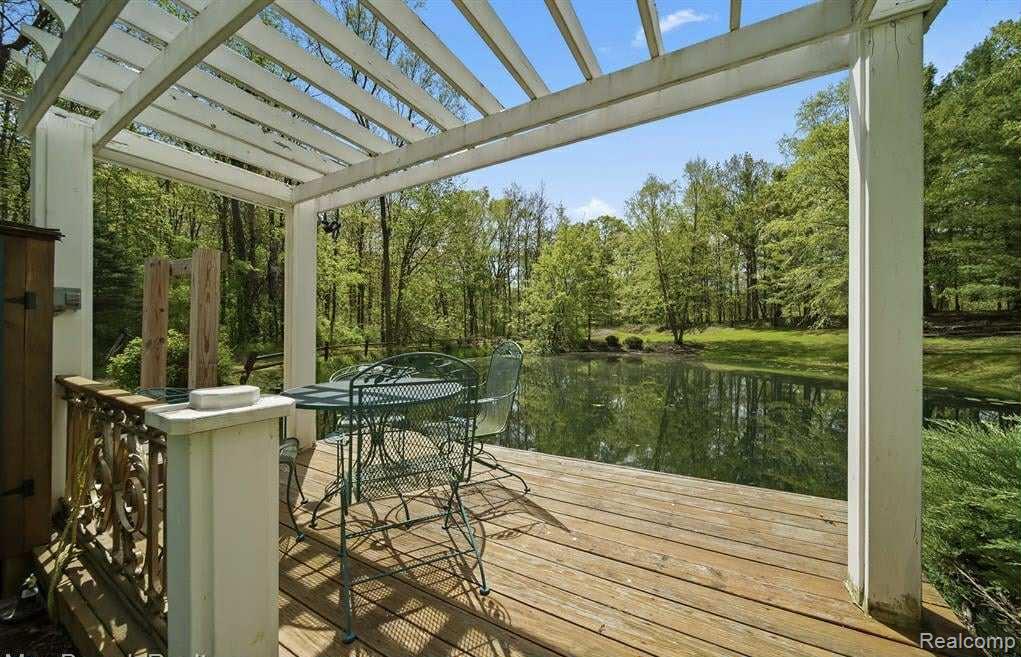 561 Valley Drive, Milford, MI 48381 — Photo 81