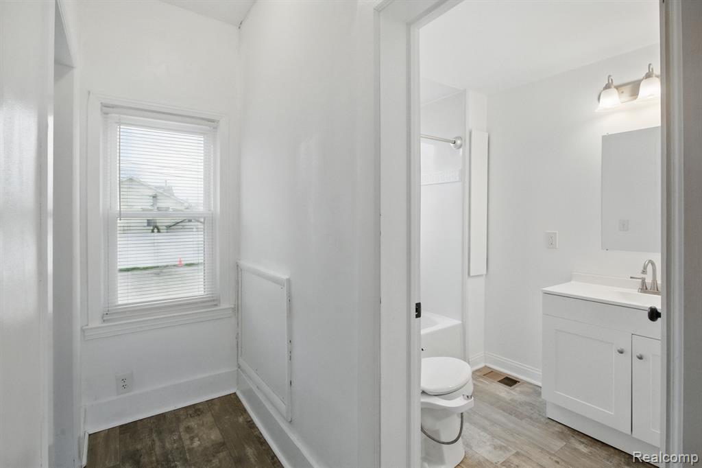 880 WHITE Avenue, Lincoln Park, MI 48146 — Photo 37