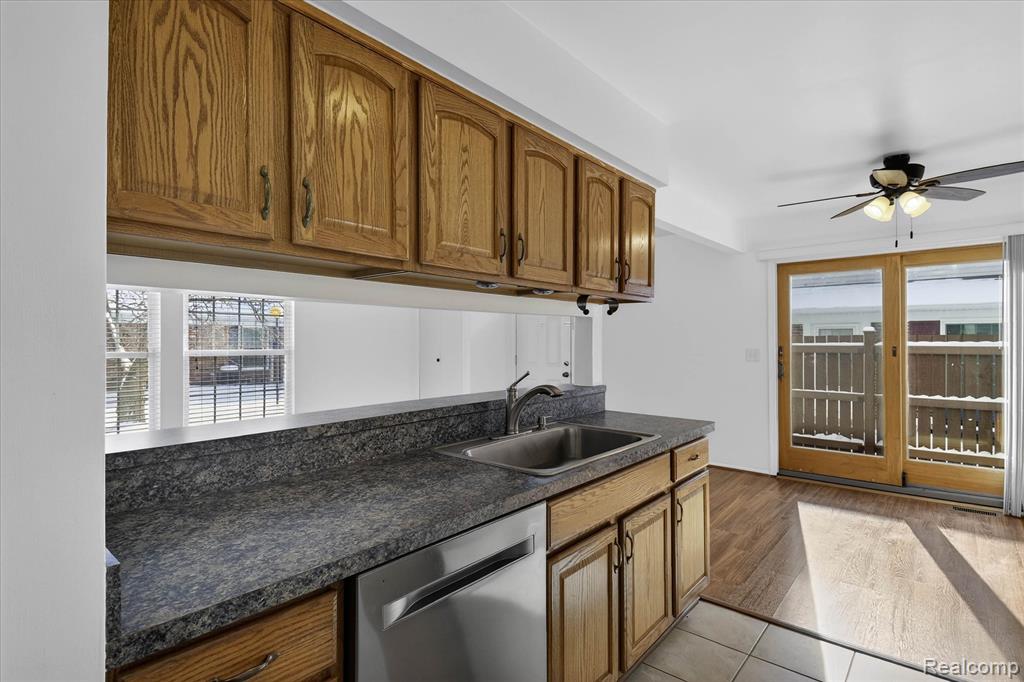 2736 Glenbridge Court, Ann Arbor, MI 48104 — Photo 19