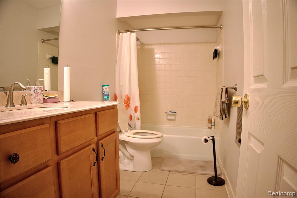 7600 Woodview Street, 2, Westland, MI — Photo 11
