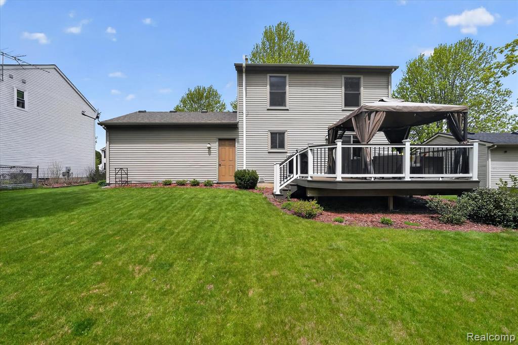 764 Town Trail, Pinckney, MI 48169 — Photo 2