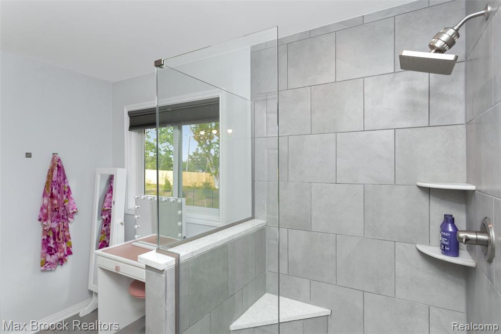 460 Lake Manitou Trail, Oxford, MI 48371 — Photo 37