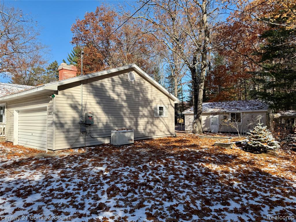 105 Northern Oaks Drive, Houghton Lake, MI 48629 — Photo 4