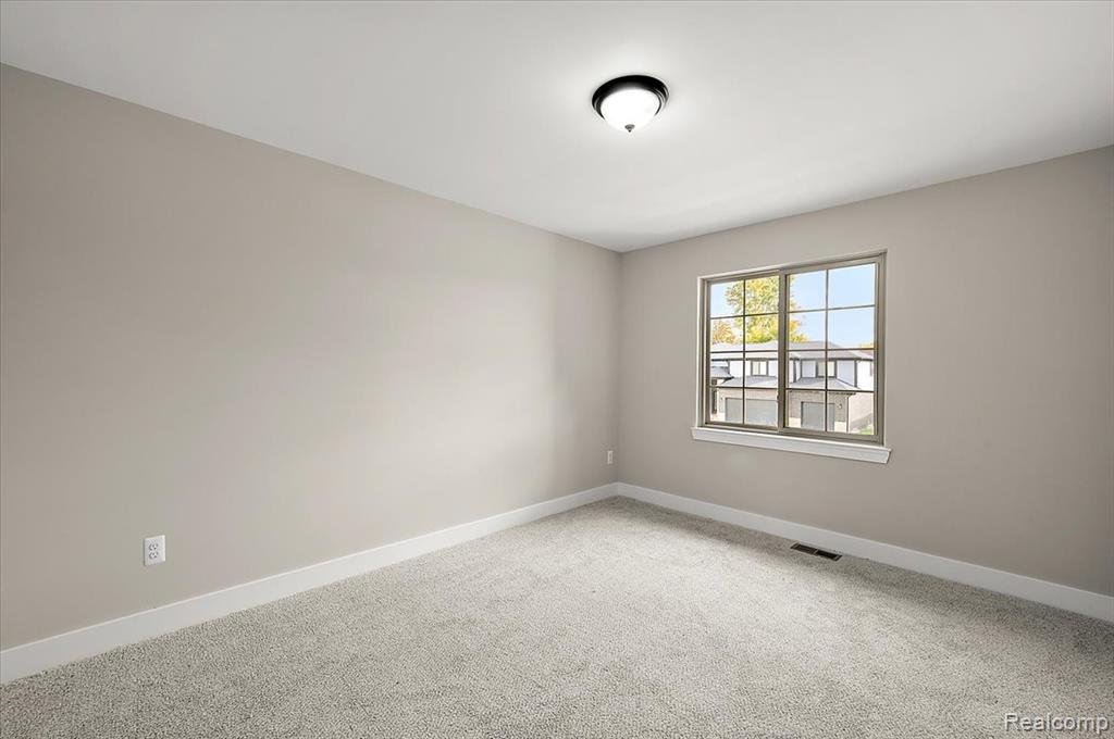 50437 MISTWOOD Drive, Macomb, MI 48042 — Photo 31