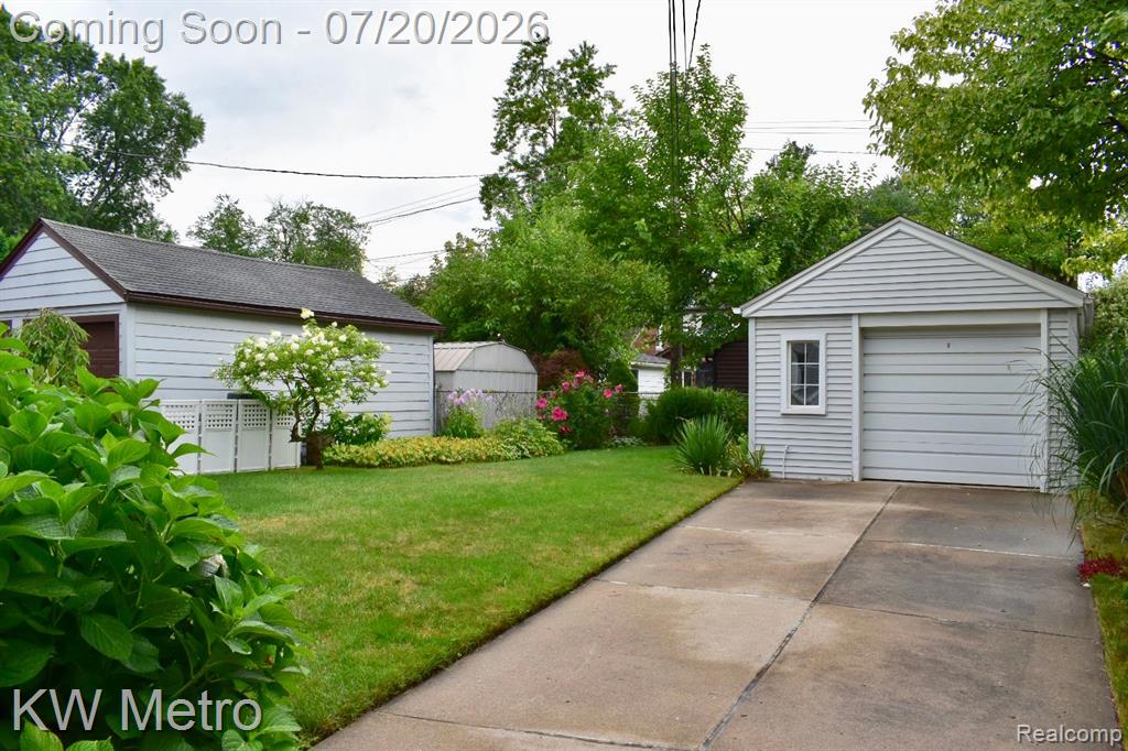 619 N ELIZABETH Street, Dearborn, MI 48128 — Photo 13