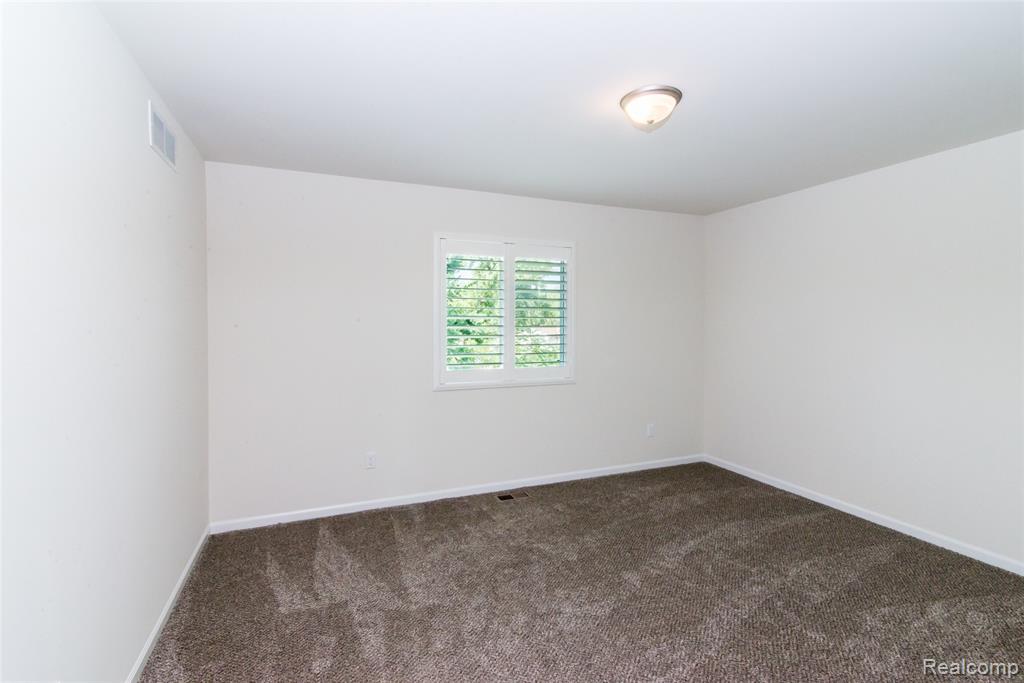 5372 Rural Terrace, Waterford, MI — Photo 35