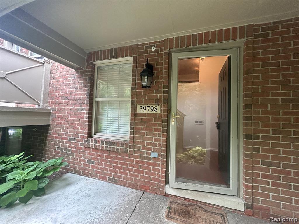 39798 ROCKCREST Circle, Northville, MI — Photo 3