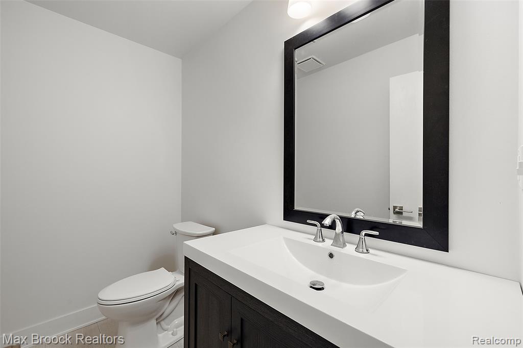 5362 Hertford Drive, Troy, MI 48085 — Photo 20