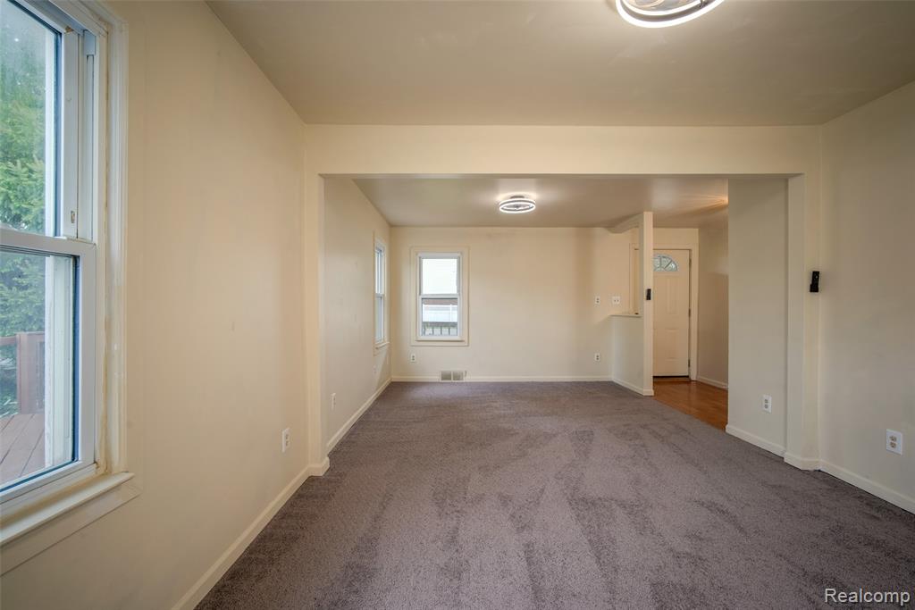 420 Wellsboro Street, Walled Lake, MI 48390 — Photo 8
