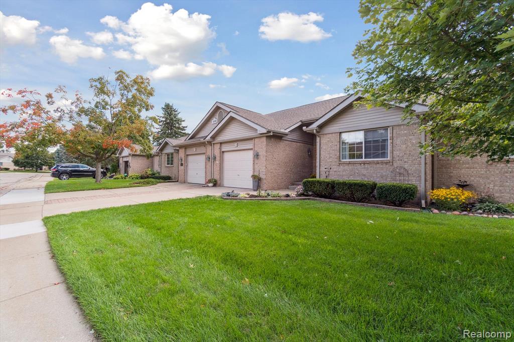 22185 Quail Run Circle, 3, South Lyon, MI 48178 — Photo 3