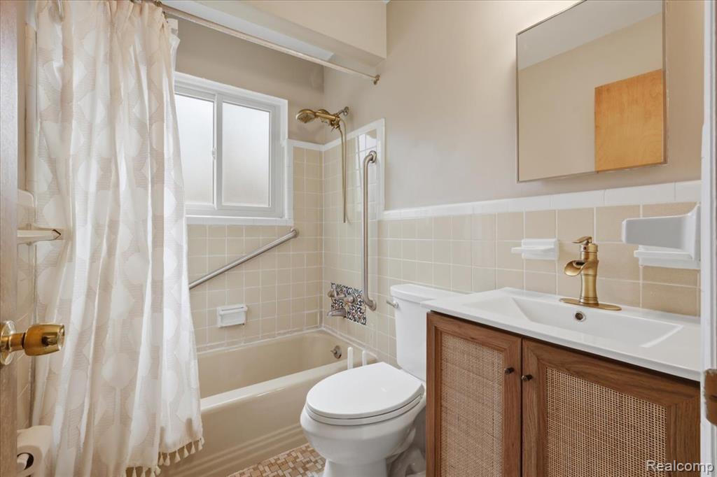 28146 Park Court, Madison Heights, MI 48071 — Photo 27