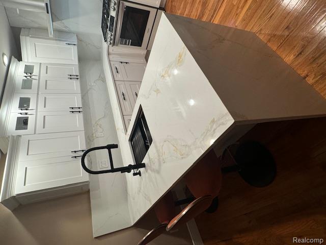 5541 W Walnut Circle W Circle, West Bloomfield, MI, 00000