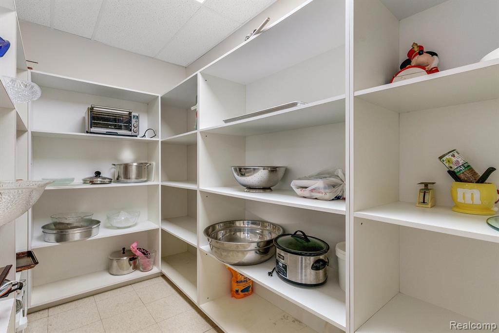 5035 Oakbrooke Drive, West Bloomfield, MI 48323 — Photo 34
