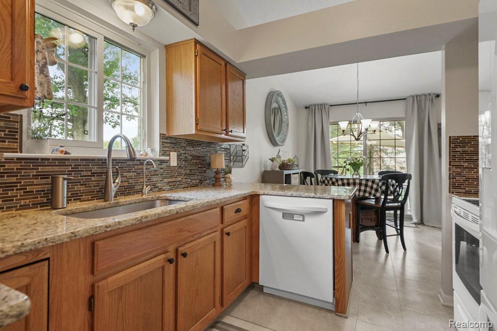 22230 Quail Run Circle, 1, South Lyon, MI 48178 — Photo 17