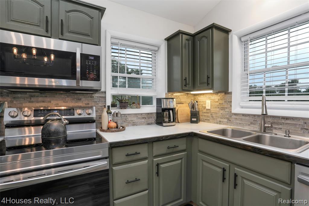 4087 Silver Valley Drive, Lake Orion, MI — Photo 16