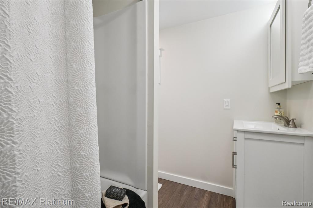635 E Unadilla Street E, Pinckney, MI 48169 — Photo 9