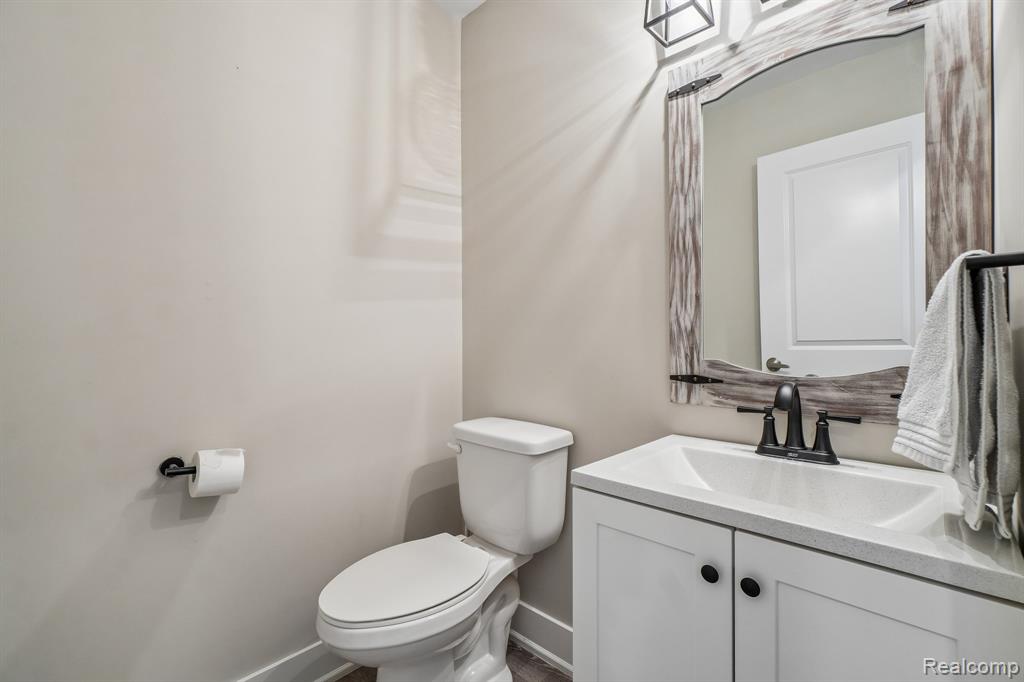 340 Dover Road, Waterford, MI 48328 — Photo 16