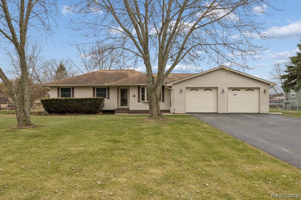 4225 Lapeer Street, Columbiaville, MI 48421 — Photo 2
