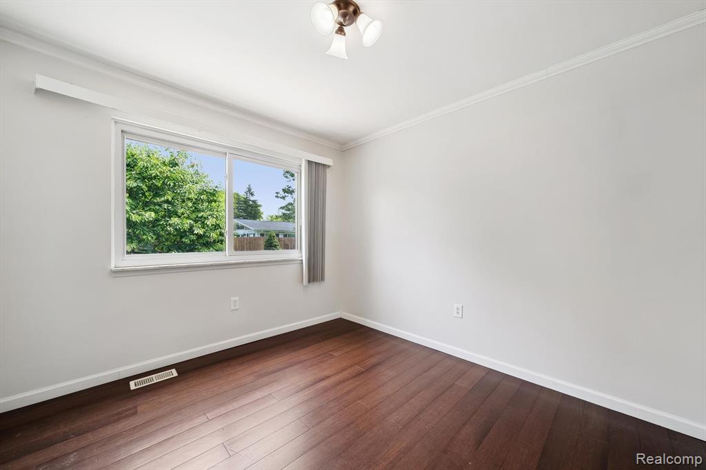 7302 PARKWAY Court, Canton, MI 48187 — Photo 14