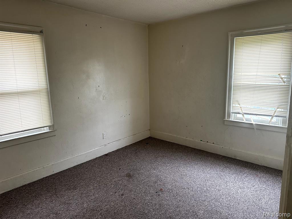 671 W HURON Street, Pontiac, MI 48341 — Photo 12