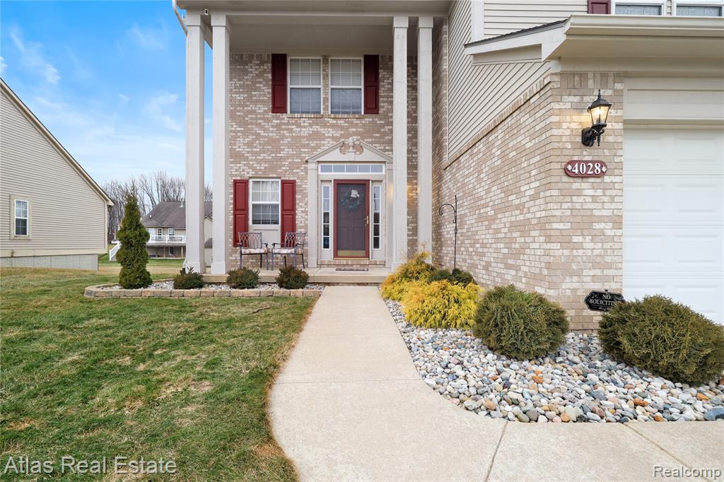 4028 Grand Oaks Court, Burton, MI 48519 — Photo 5