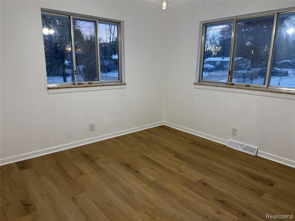 9150 Pennfield Avenue, White Lake, MI — Photo 28