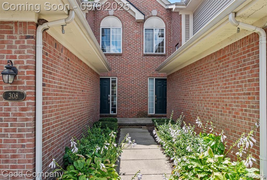 308 James Circle, Royal Oak, MI 48067 — Photo 4