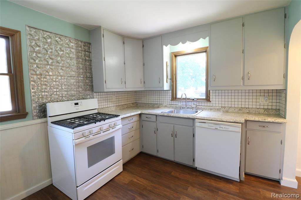 802 W Oak Street, Vassar, MI 48768 — Photo 8