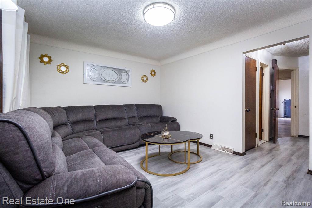 1977 Markese Avenue, Lincoln Park, MI 48146 — Photo 7