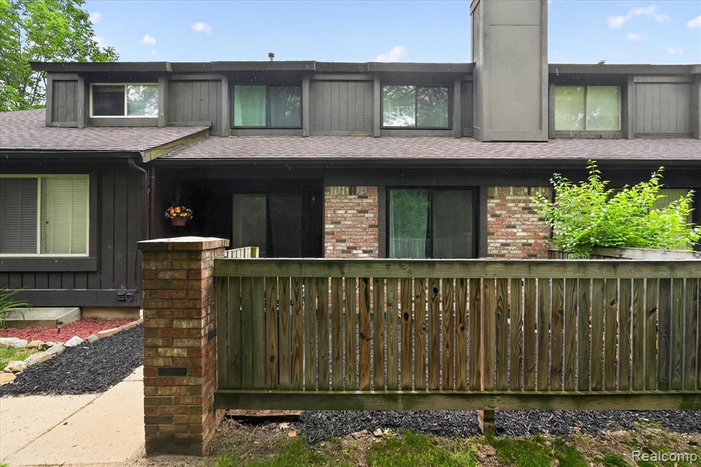 2017 Beekman Court, Flint, MI 48532 — Photo 3
