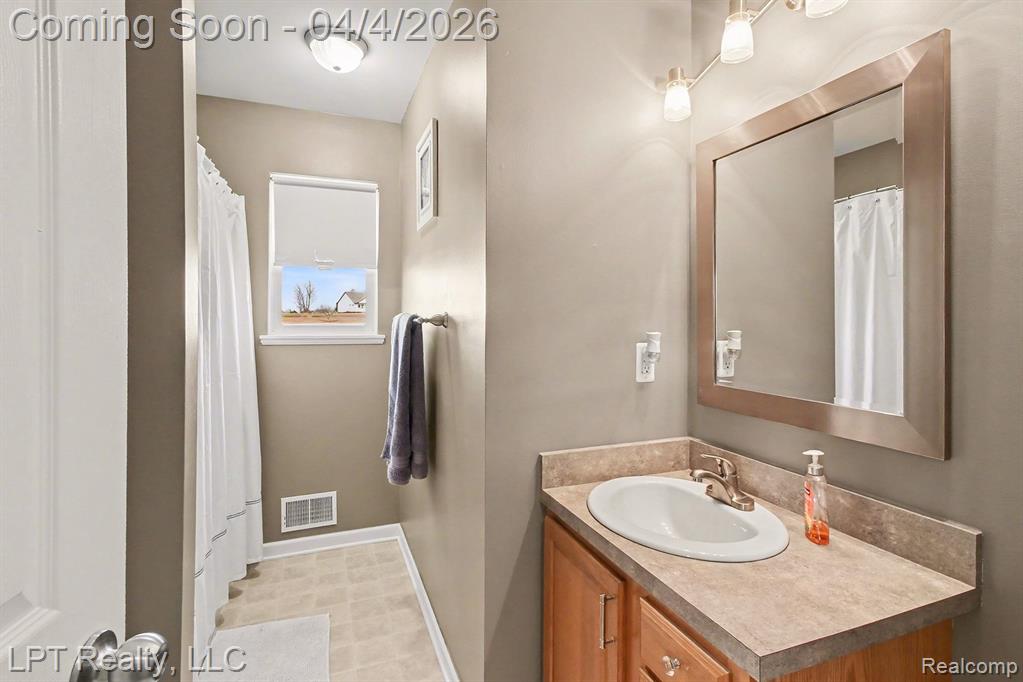 6632 Hanna Court, Byron, MI 48418 — Photo 17