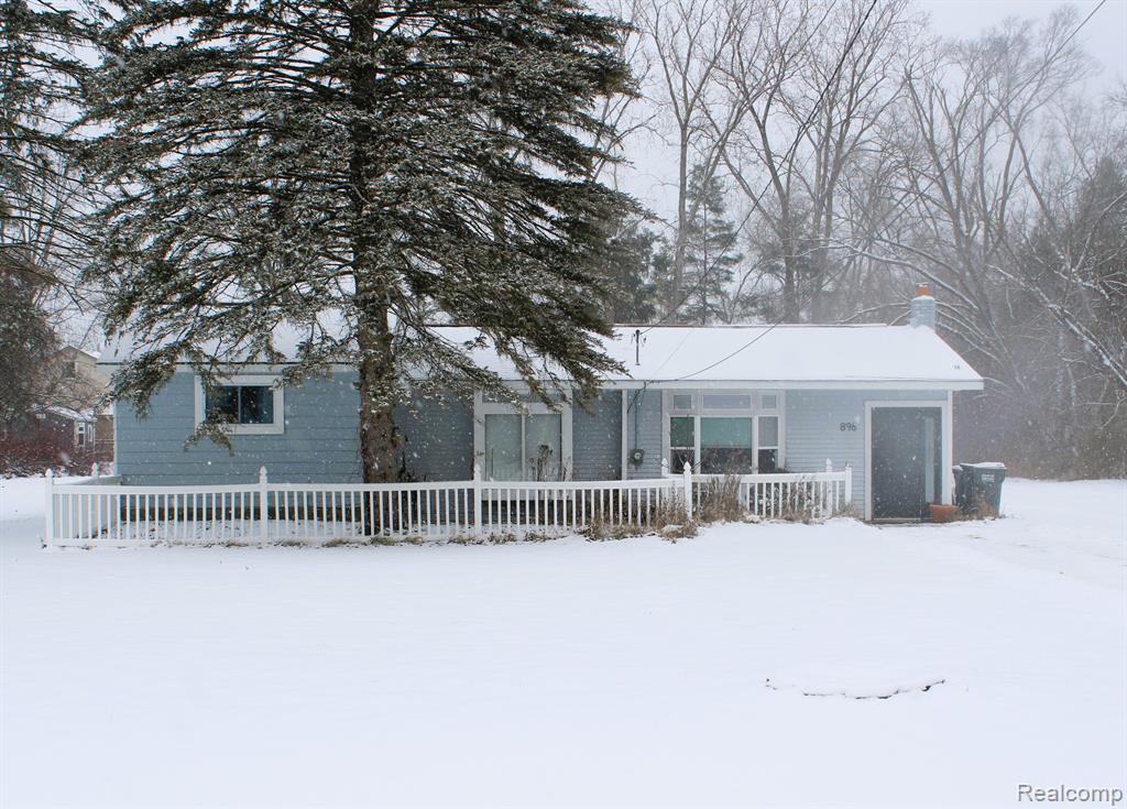 896 Grace Avenue, Rochester Hills, MI 48307 — Photo 2