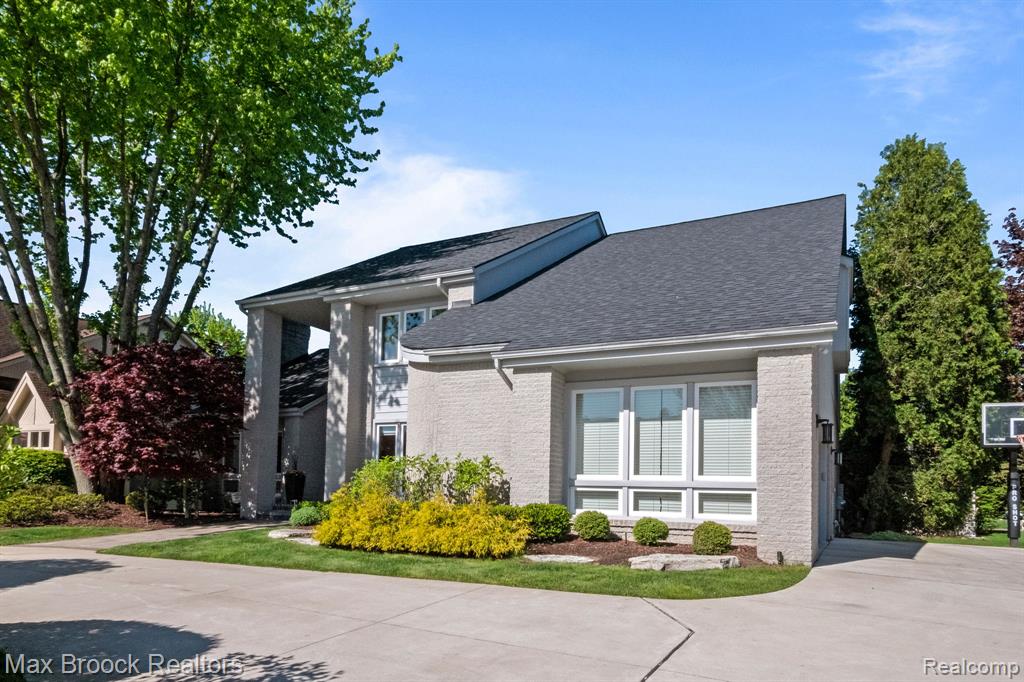 6566 Bristol Drive, West Bloomfield, MI — Photo 3