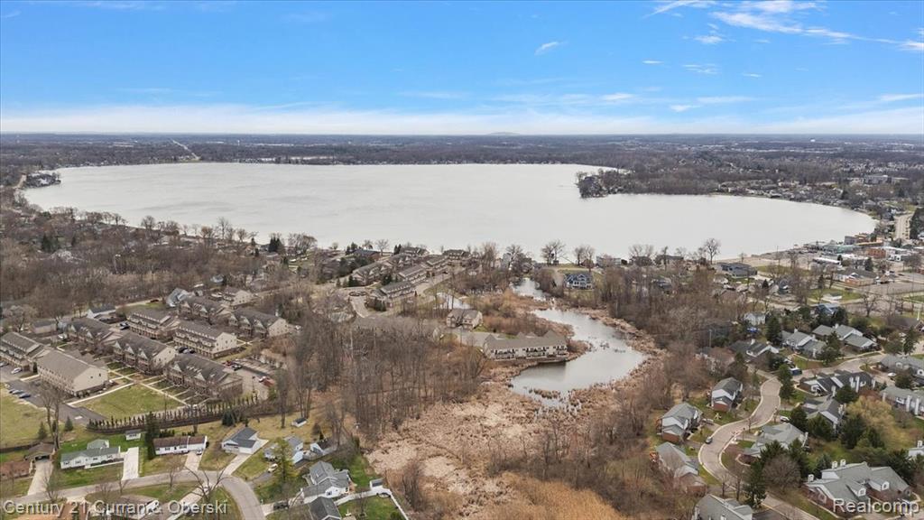 632 Pointe Drive, Walled Lake, MI 48390 — Photo 8