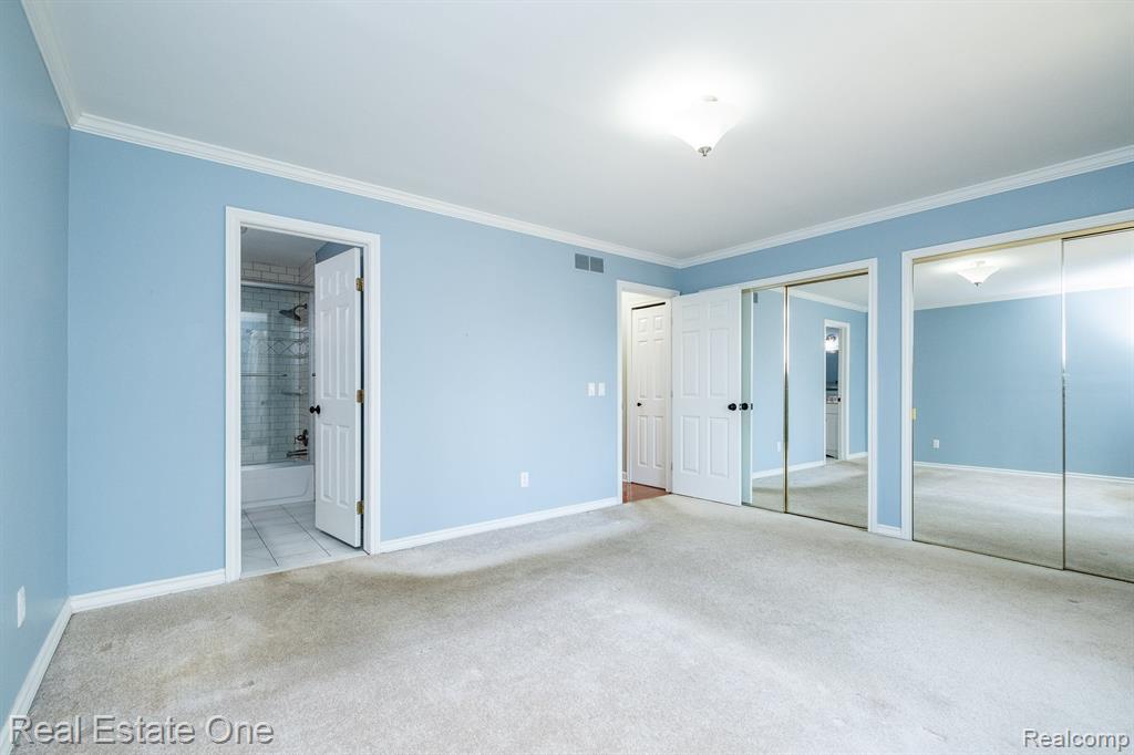 6534 RED CEDAR Lane, West Bloomfield, MI 48324 — Photo 23