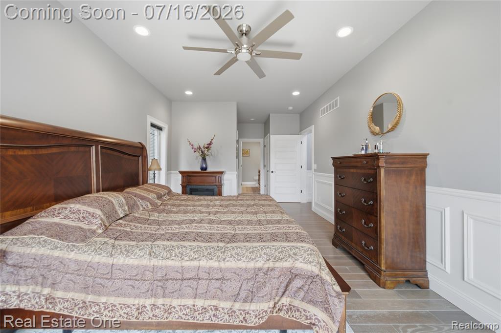 10641 Lone Oak Circle, Grand Blanc, MI 48439 — Photo 21