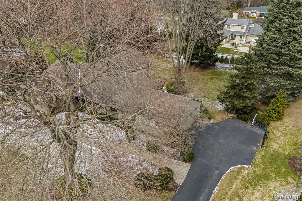 6183 Lantern Lane, Bloomfield Hills, MI 48301 — Photo 34