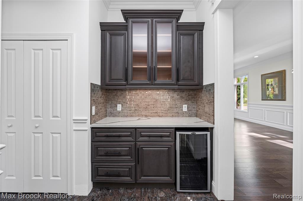 6664 Apple Blossom Trail, West Bloomfield, MI — Photo 19