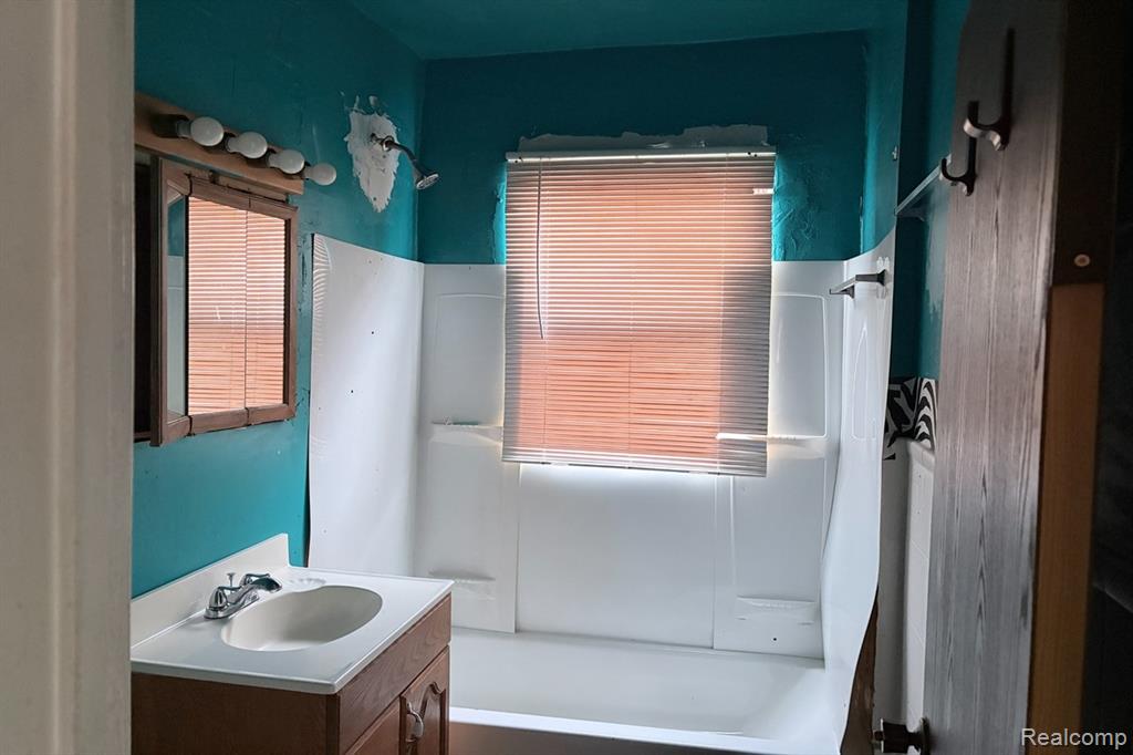 10340 Maplelawn Street, Detroit, MI 48204 — Photo 9