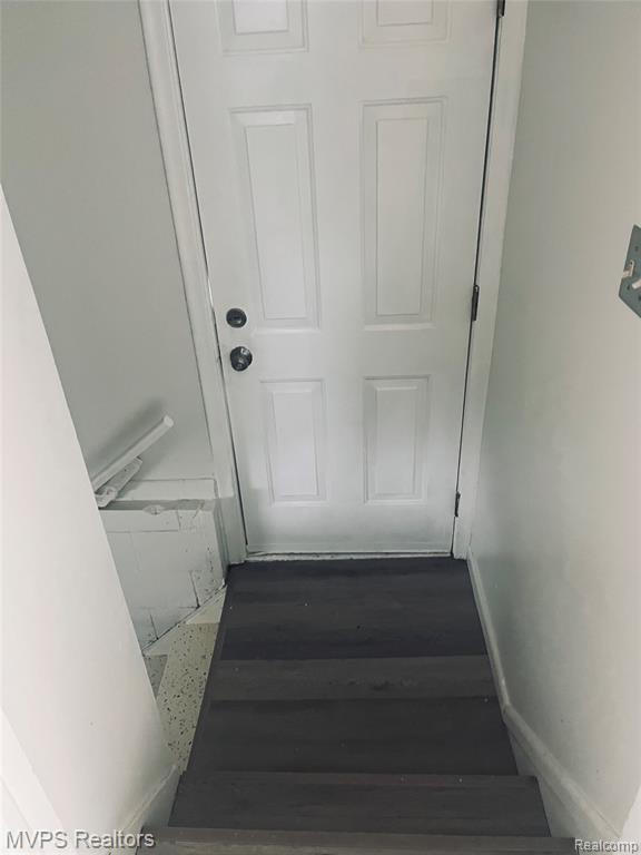 45 W Hudson Avenue, Madison Heights, MI 48071 — Photo 7