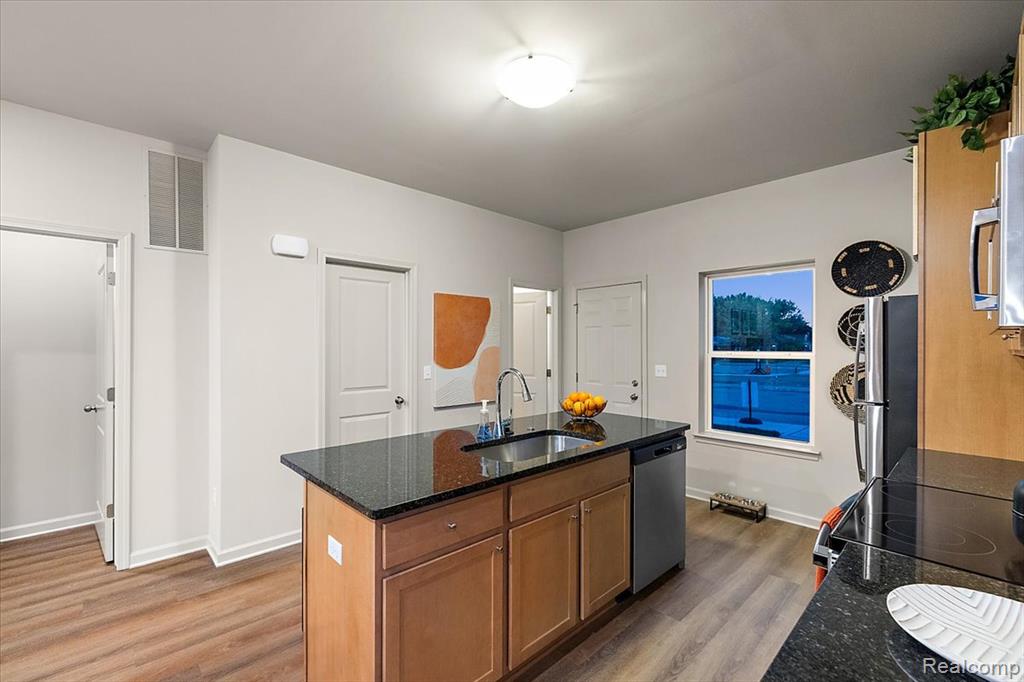 20602 Duprey Ave Duprey Ave Street, 28, Harper Woods, MI 48225 — Photo 17
