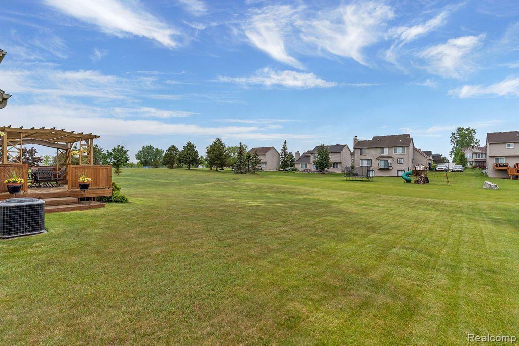 6300 LISMORE Circle, Grand Blanc, MI 48439 — Photo 39