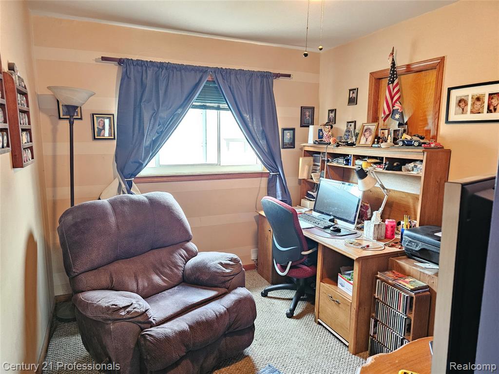 8876 Robindale, Redford, MI 48239 — Photo 27