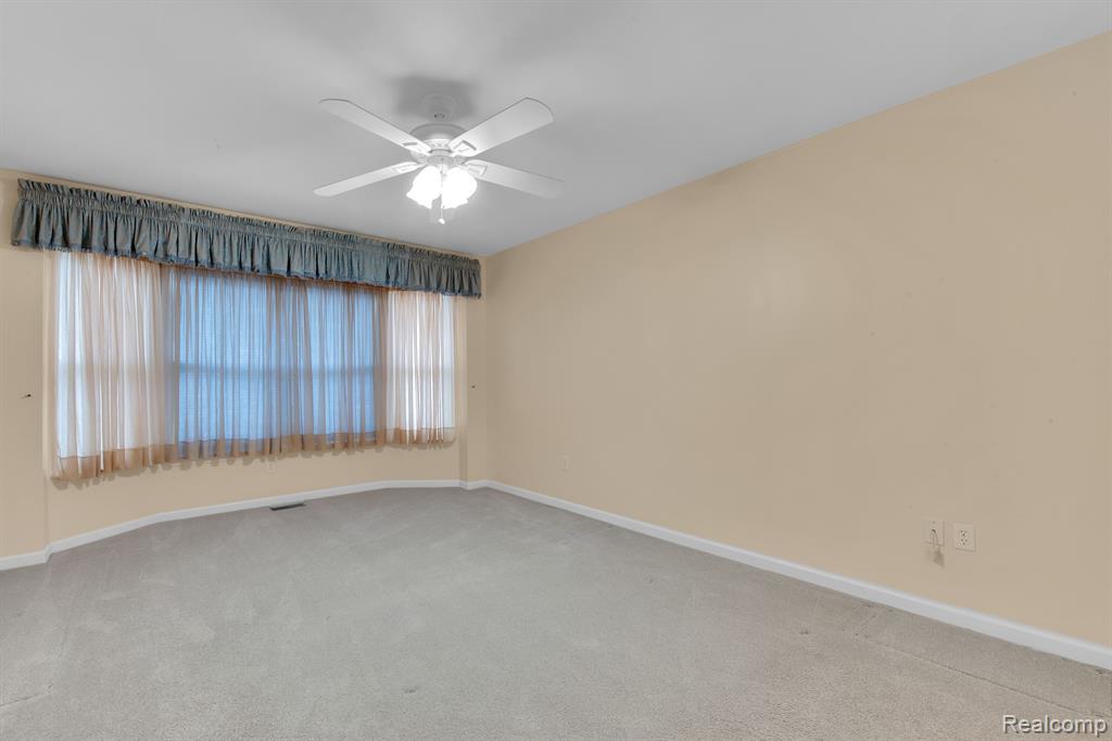 23778 ASHLEY Drive, Flat Rock, MI 48134 — Photo 15