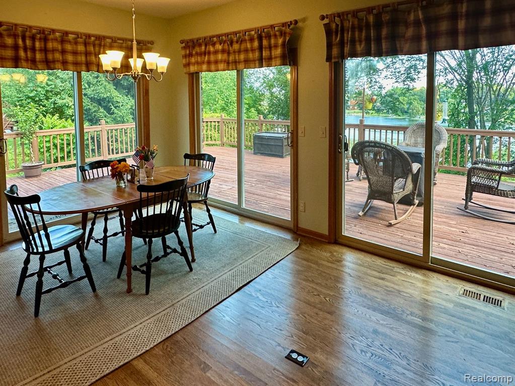6763 BERRY POINTE Drive, Clarkston, MI 48348 — Photo 12