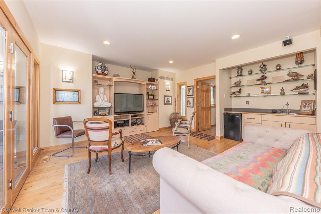 9945 ROLLING GREENS Drive, Pinckney, MI 48169 — Photo 27